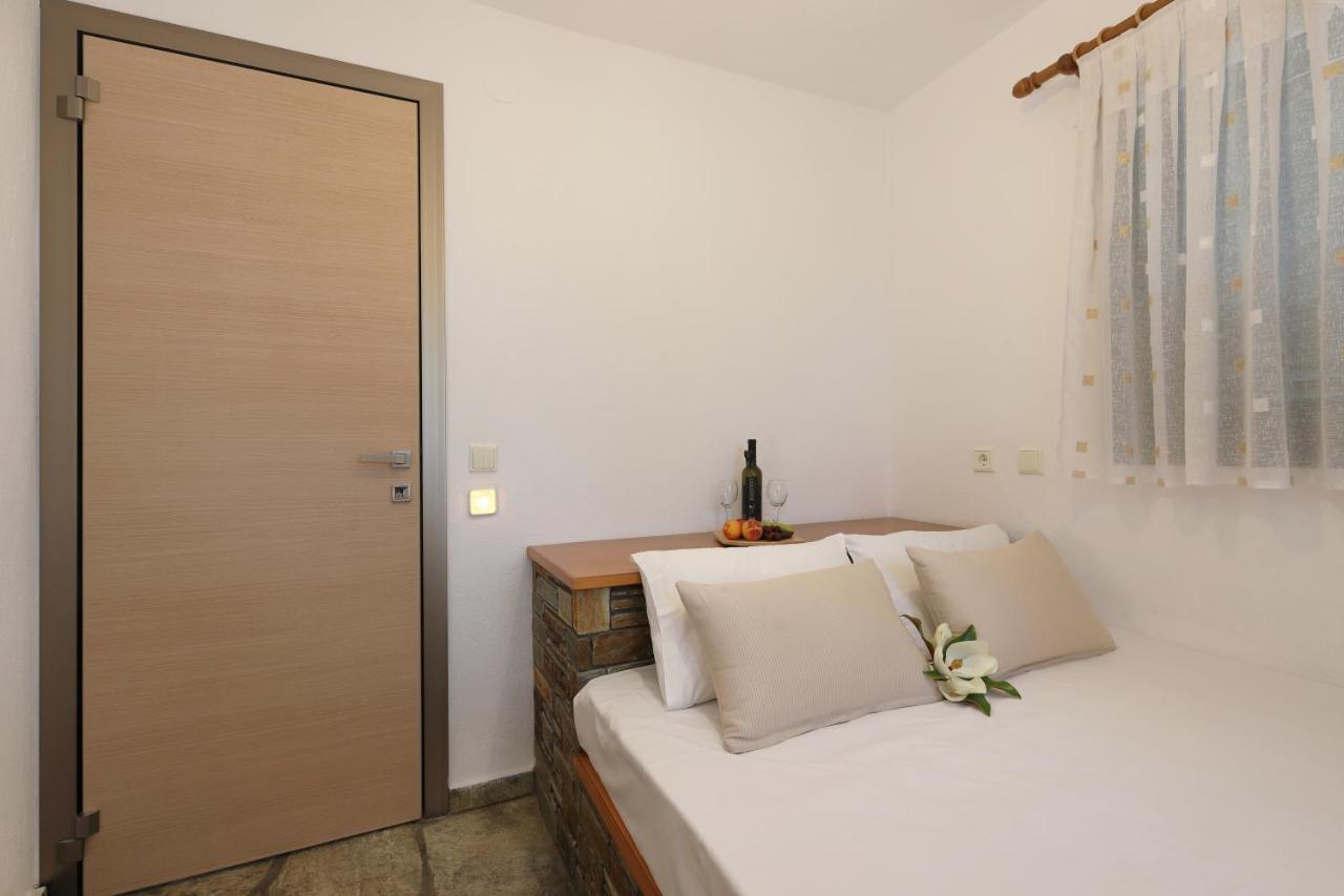 Maistrali Apartments Ормос Пангиас Екстериор снимка