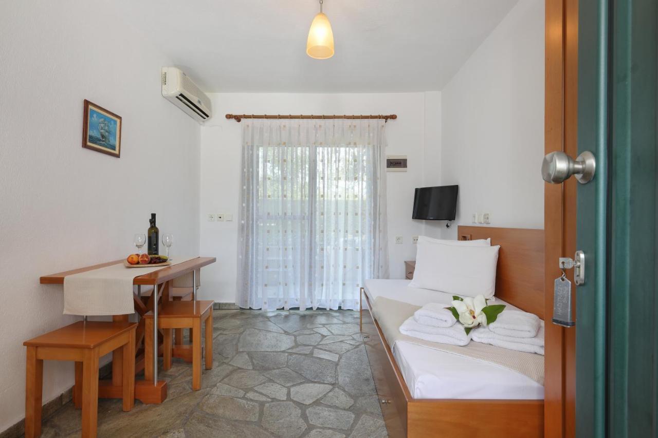 Maistrali Apartments Ормос Пангиас Екстериор снимка