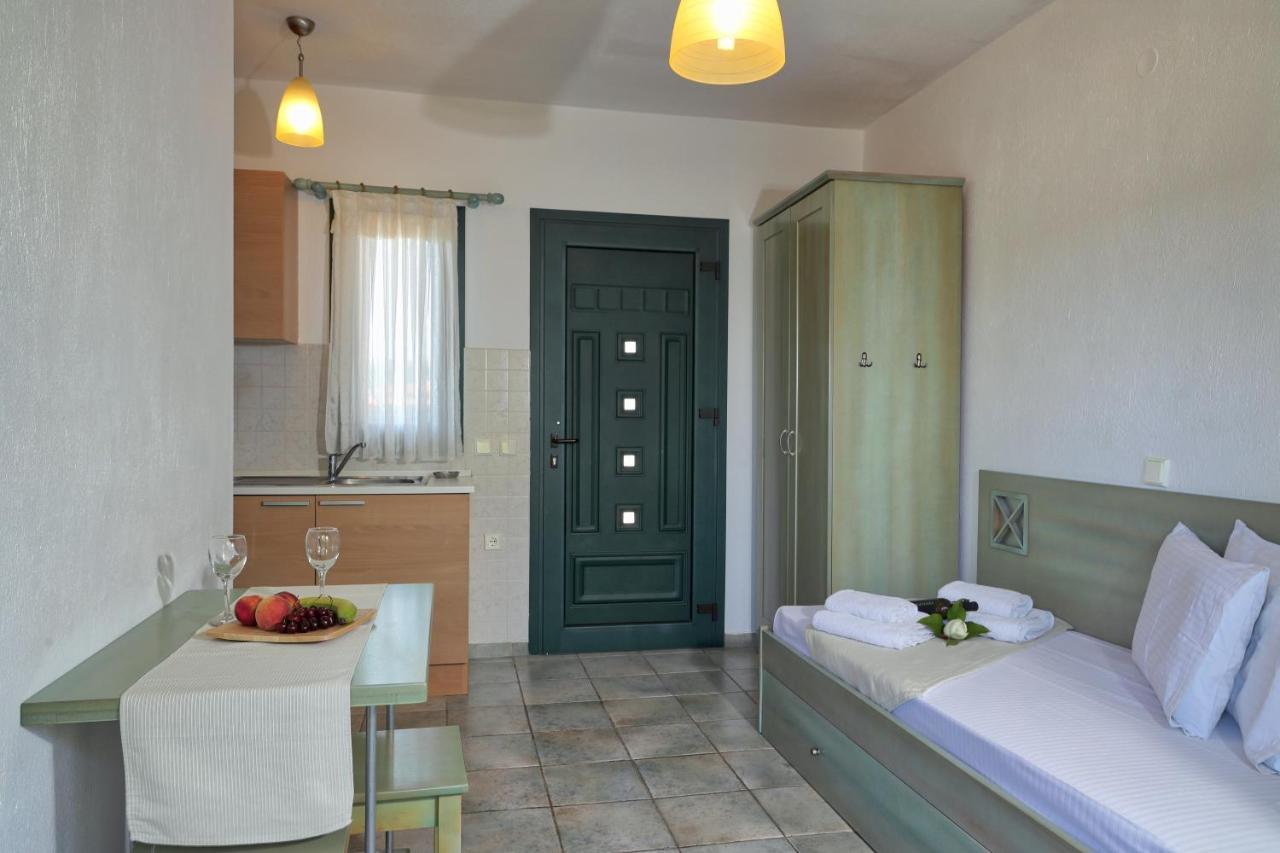 Maistrali Apartments Ормос Пангиас Екстериор снимка