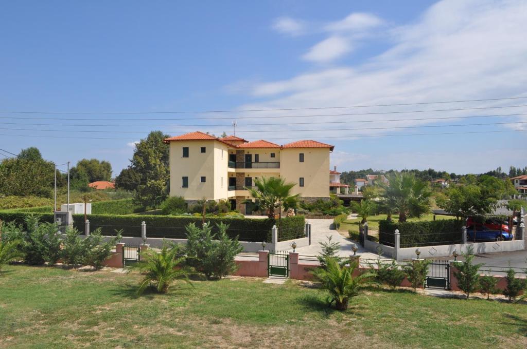 Maistrali Apartments Ормос Пангиас Екстериор снимка